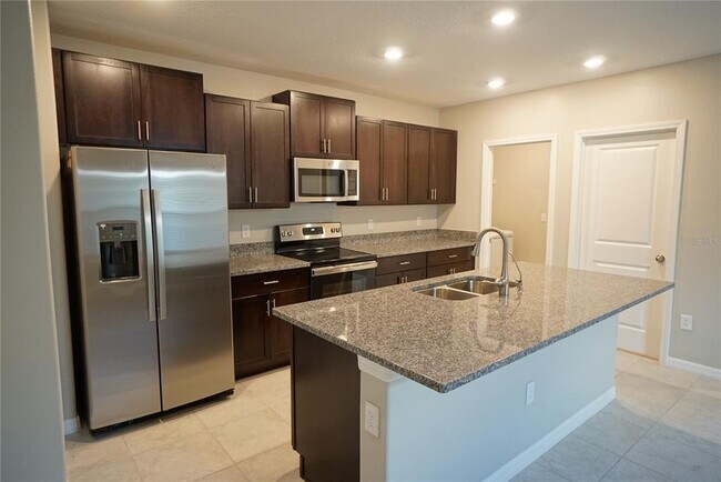 Foto del edificio - 16760 Delia St