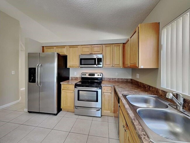 Photo - 1990 NW 188th Ave House