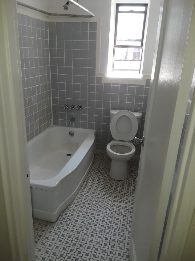 Primary Photo - 4501 Cottage Pl