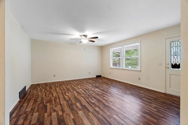 Building Photo - Charming House in Cape Girardeau