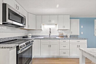 Building Photo - 34 Surrey Dr