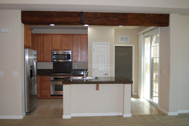 Foto del edificio - 2 Bedroom, 2 Bathroom Townhome in Damonte Ranch