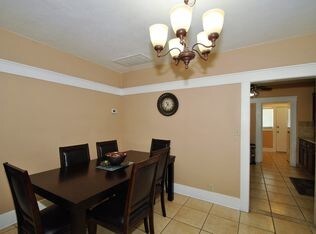 Foto del edificio - 3127 E Balch Ave