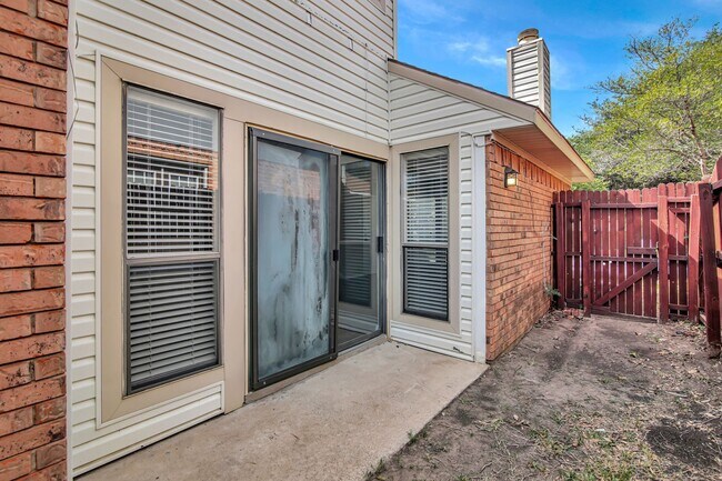 Foto del edificio - Premium Location at a Perfect Price.