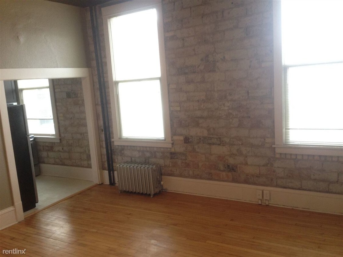 Building Photo - 37 7th St N