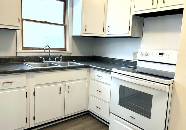 Building Photo - Two Bedroom Home Coming Soon in Grove City