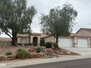 Building Photo - 2863 Ventana Dr