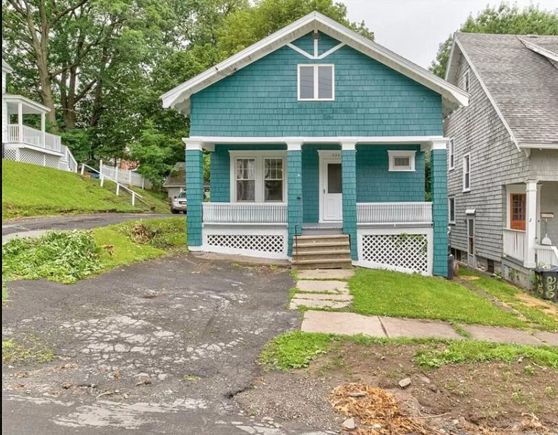 Primary Photo - 224 Markland Ave