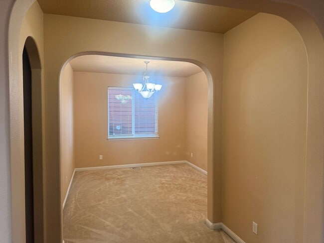 Building Photo - Stunning 4 BD | 2.5 BA Single Family Home | Corner Lot in Gables Crossing | Excellent Location In...