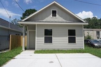 Building Photo - 11927 Nelwood St