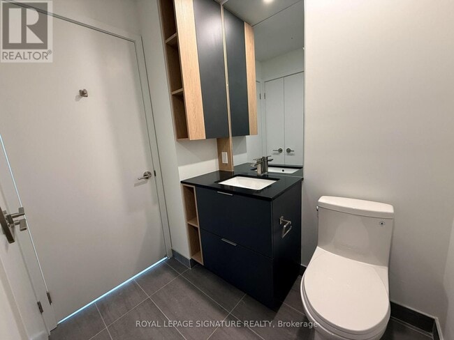 Building Photo - 1 Fairview Rd E