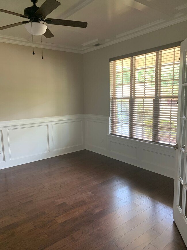 Building Photo - Columbia County 5 bedroom - Pool Community