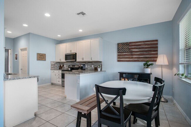 Foto del edificio - AWESOME 4 BDRM HOME IN GATED LEGACY PARK!