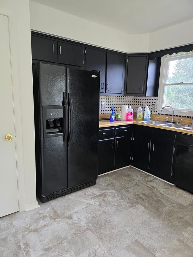 Building Photo - 5412 Legene Ln