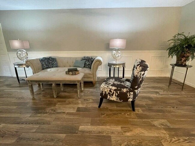 Foto del edificio - 5280 Nesting Way