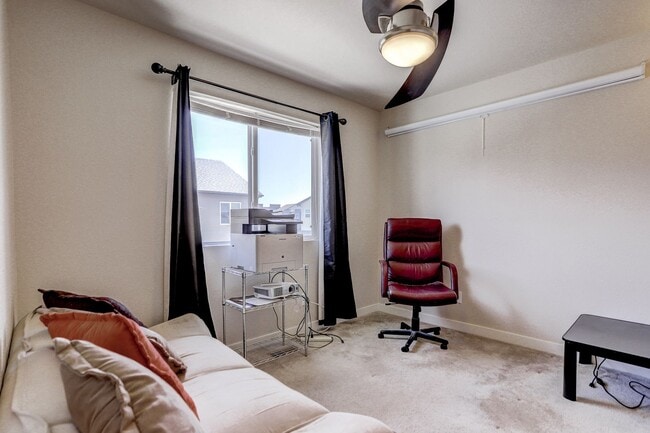 Two Bedroom, Two and a half bath! With Garage, Courtyard View, Stainless Appliances, Great Locati... - Two Bedroom, Two and a half bath! With Garage, Courtyard View, Stainless Appliances, Great Locati... House