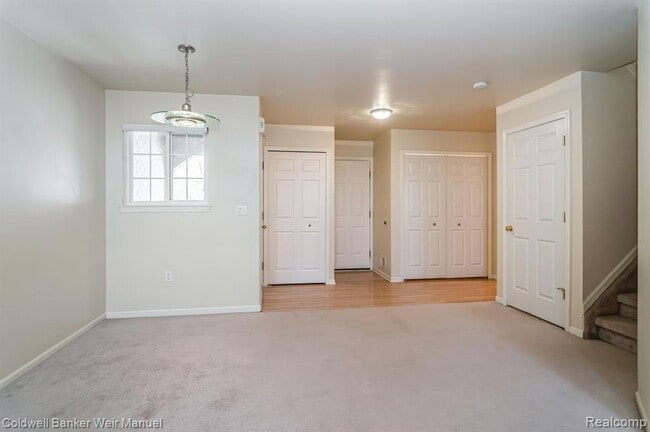 Building Photo - 41615 Glade Rd