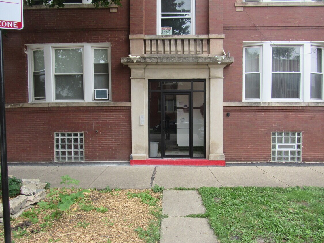 3641 W Thomas St Unit 1, Chicago, IL 60651 Room for Rent in Chicago