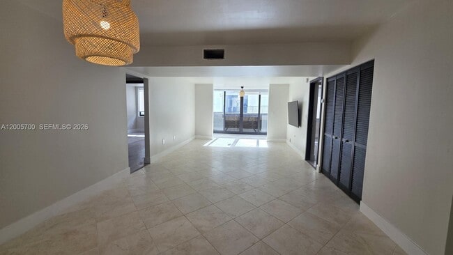 Building Photo - 250 Galen Dr