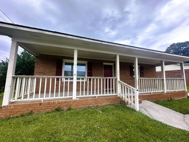 Building Photo - 11 Quail Ct NW