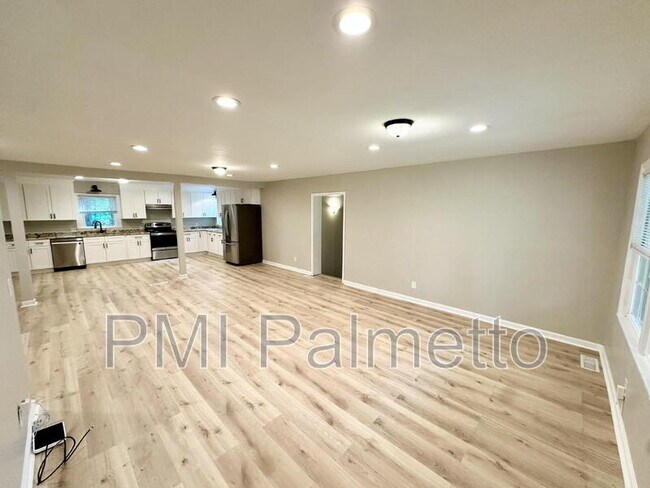 Building Photo - 948 Wateree Blvd