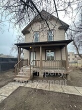 Building Photo - 604 2nd Ave S