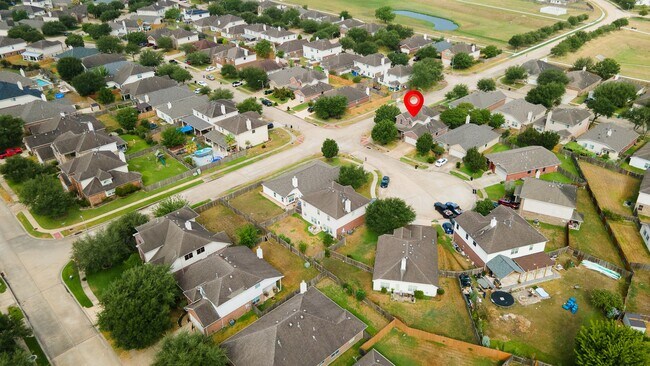 Foto del edificio - 10003 Lynette Falls Dr