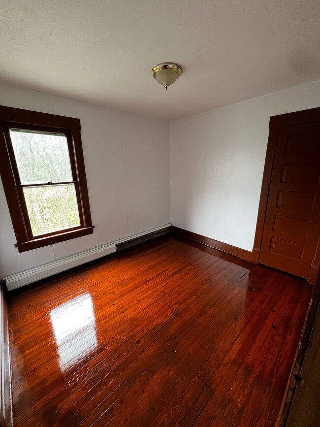 Foto del edificio - 1023 W Main St