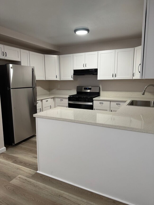 Foto del edificio - 3117-3119 Christy Wy
