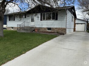 Building Photo - 1009 7th Ave