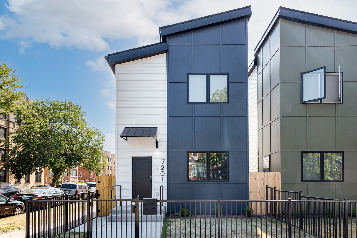 Foto principal - 7201 S Ridgeland Ave