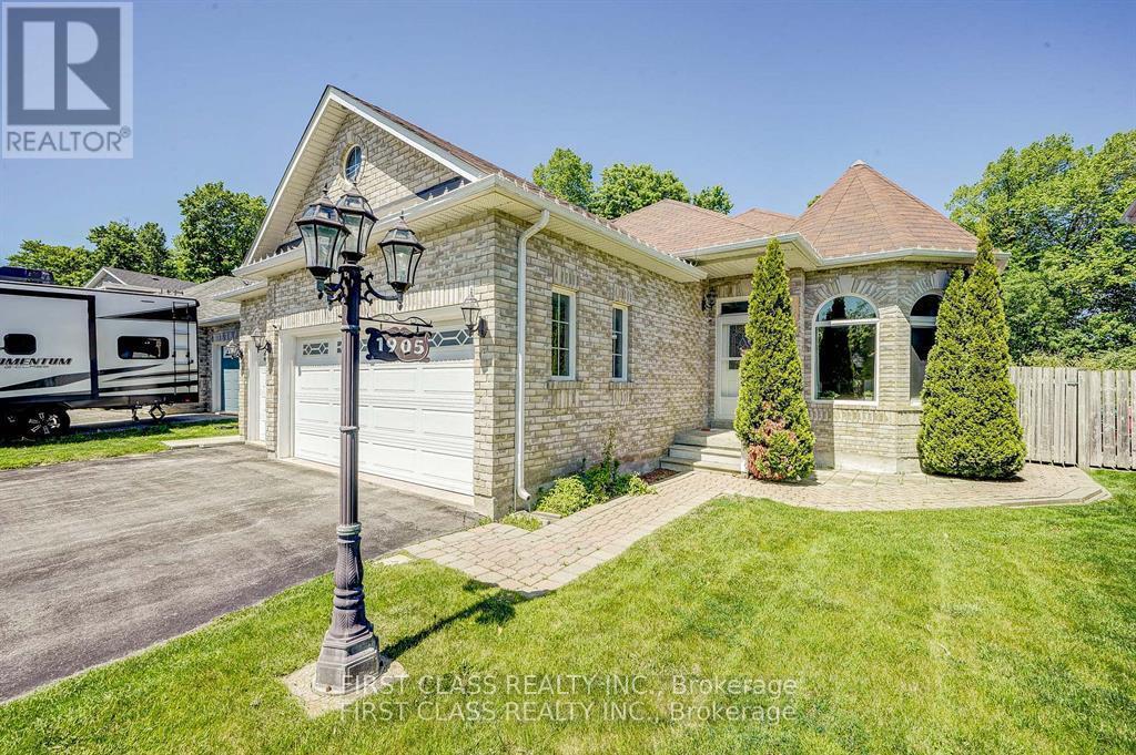 Photo principale - 1905 Webster Blvd