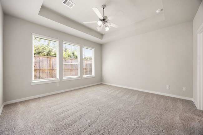 Foto del edificio - 33007 Carolyns Perfection Lp