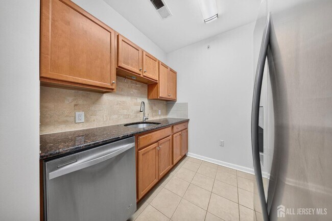 Building Photo - 645 Doral Ct