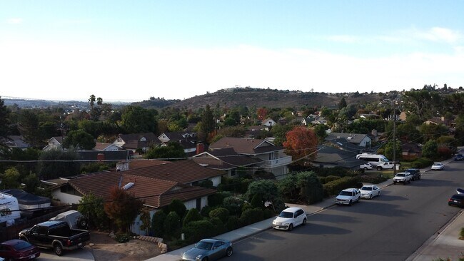 Foto del edificio - 2 BR / 2 BA Condo with Spectacular Views Near Patrick Henry High School