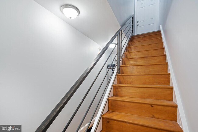 Building Photo - 1808 N 18th St #3