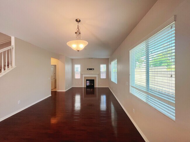 Building Photo - 743 Matthys Way