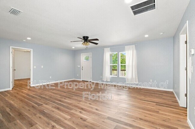 Foto del edificio - 11330 NE 66th Ln