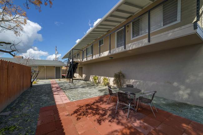 Foto del edificio - 4406 W Myrtle Ave