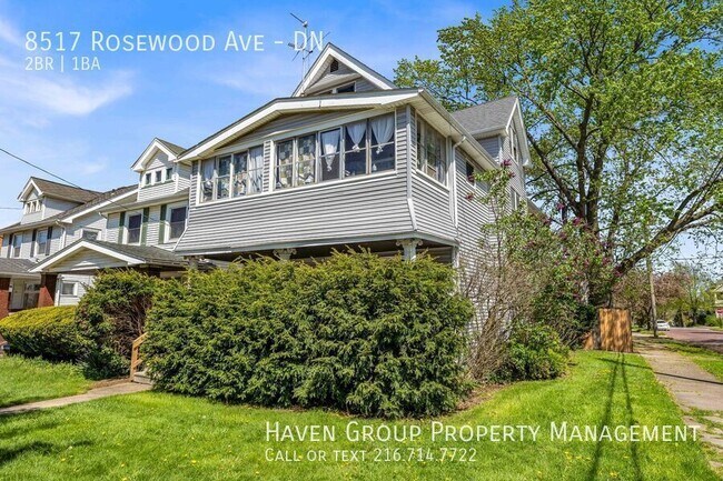 Foto del edificio - 8517 Rosewood Ave