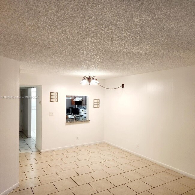 Foto del edificio - 9000 NW 28th Dr