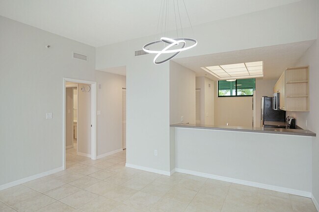 Dining Area - 988 Blvd of the Arts