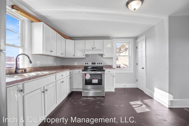 Building Photo - 3 br, 1.5 bath House - 106 W 5th St