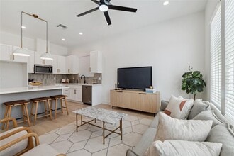 Building Photo - 6528 Weston St