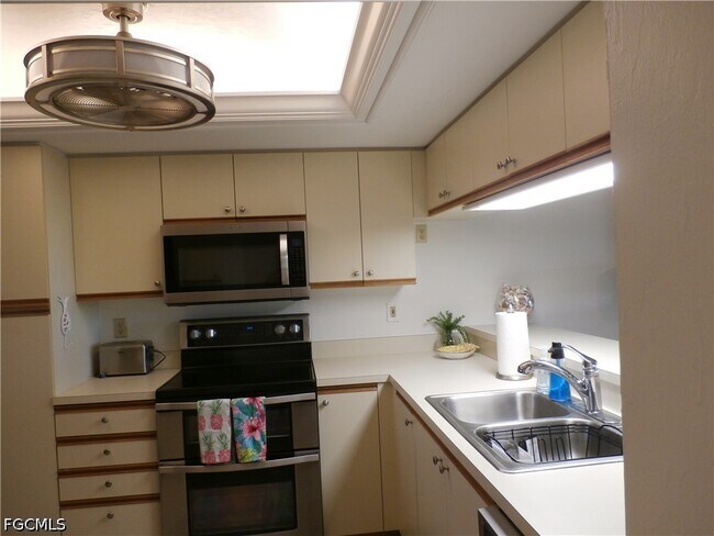 Foto del edificio - 16470 Kelly Cove Dr