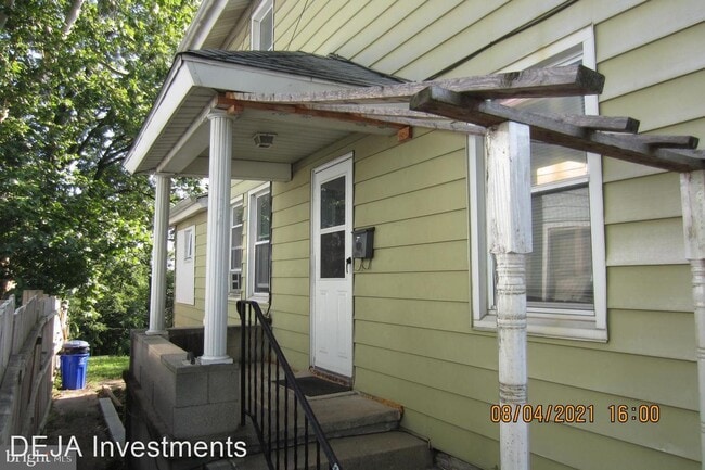 Building Photo - 2 br, 1 bath House - 24 E Columbia AVe
