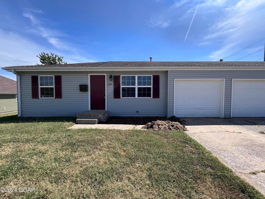 Foto principal - 2531 S Willard Ave