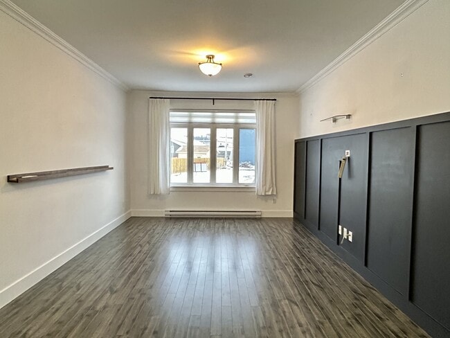 Building Photo - 20 Maureen Cres