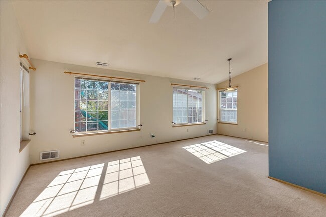 Building Photo - 11831 SE 261st Pl