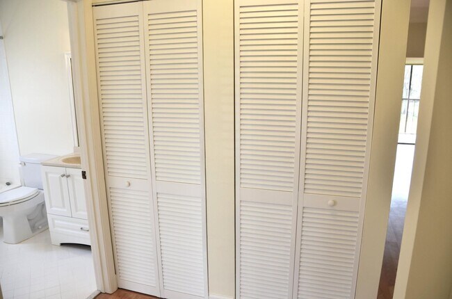 Foto del edificio - 3355 Jaywood Terrace